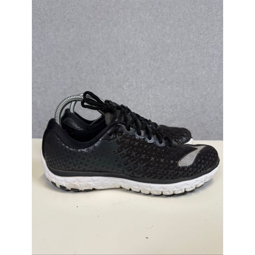 Brooks womens Black Running Shoes Size 8 Medium B Lace up 1202071B028